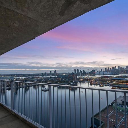 Excel 3 Bedroom Apartment Near City Airport And O2 Arena Londra Exterior foto