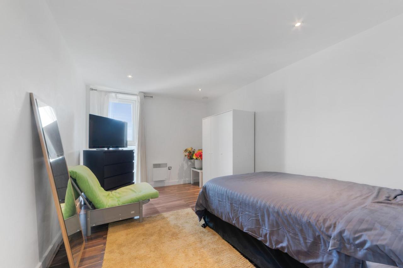 Excel 3 Bedroom Apartment Near City Airport And O2 Arena Londra Exterior foto